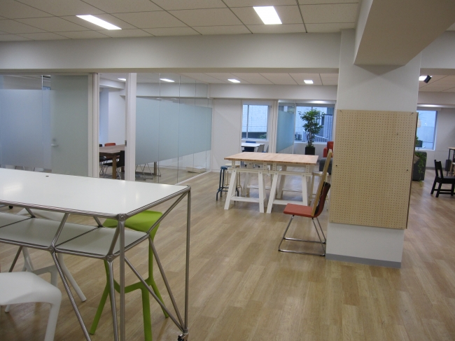 機密性の高いワークショップ用の個別の部屋でクローズドなオープンイノベーションを進めることが可能
