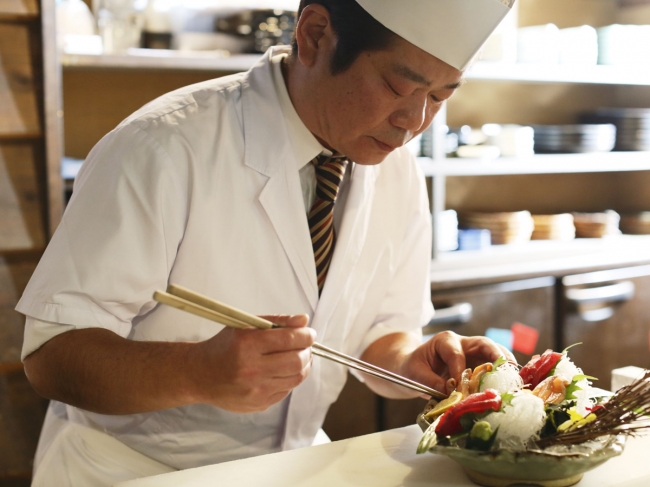 プロの料理人が調理