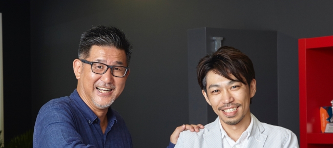 左）代表取締役 岡本幸憲 　右）C.O.O. 近藤寛一