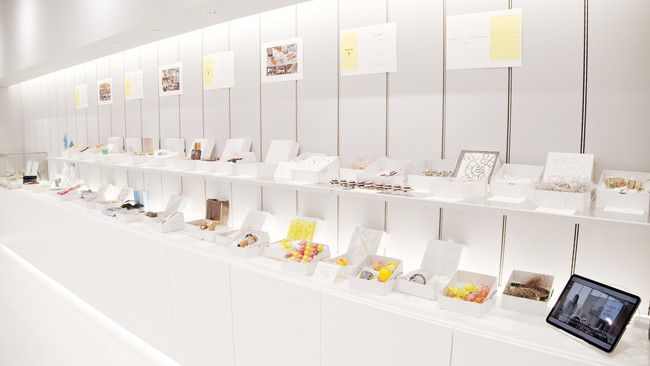 新渡戸文化小学校の児童の作品販売の様子